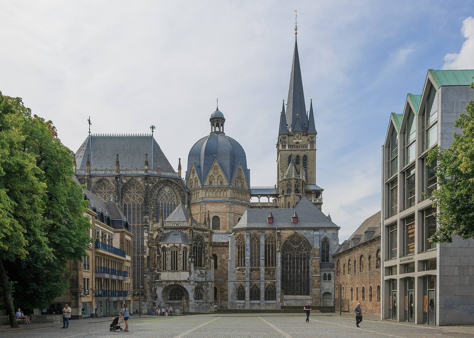 Aachen Cathedral: the domed chapel, the tall Gothic choir and the western tower.